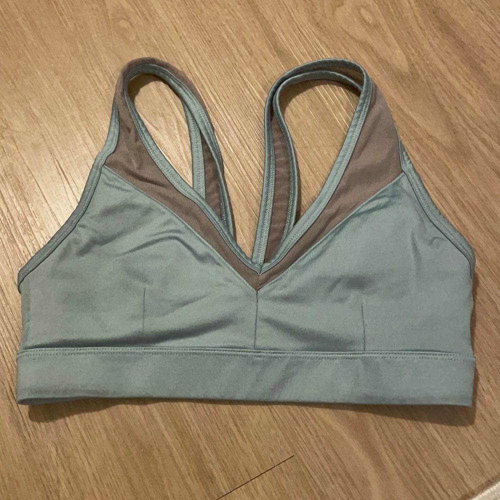 Women’s sports bra